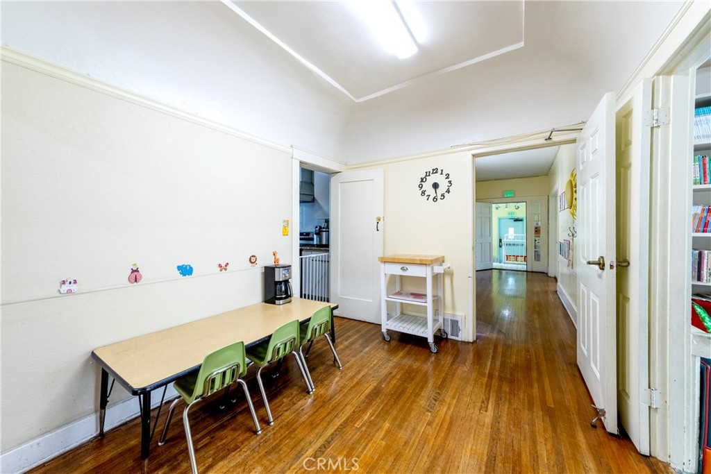 423 S Commonwealth Avenue Property Photo 22