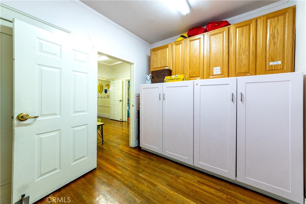 423 S Commonwealth Avenue Property Photo 23