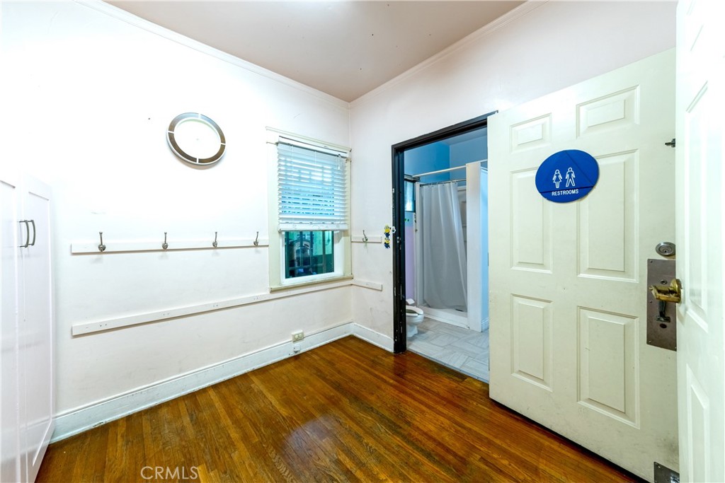 423 S Commonwealth Avenue Property Photo 28