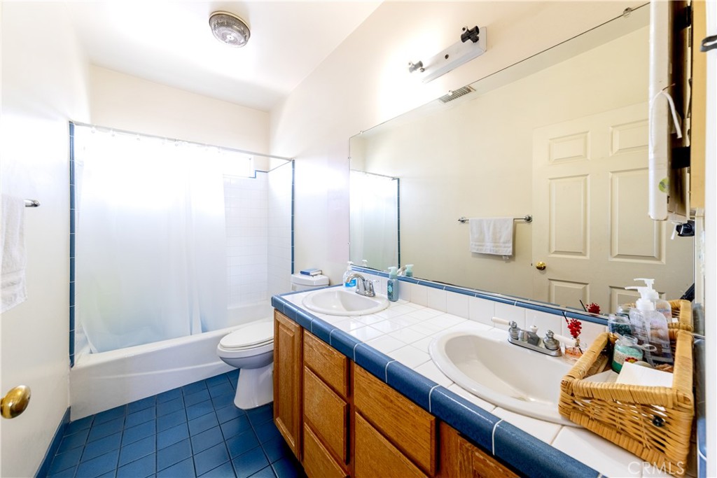 423 S Commonwealth Avenue Property Photo 29
