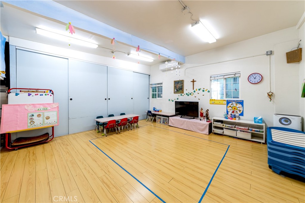 423 S Commonwealth Avenue Property Photo 34
