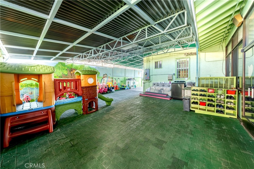 423 S Commonwealth Avenue Property Photo 43