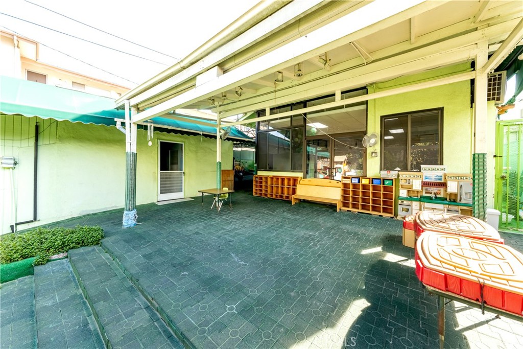 423 S Commonwealth Avenue Property Photo 44
