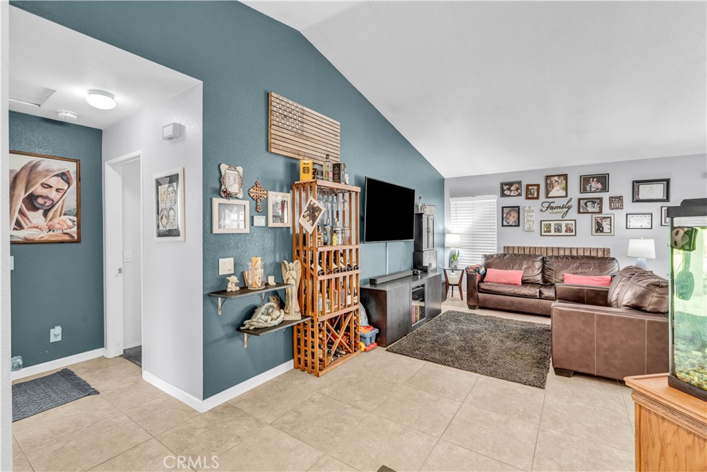 11188 Tamarisk Road Property Photo 4