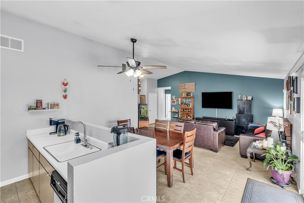 11188 Tamarisk Road Property Photo 8