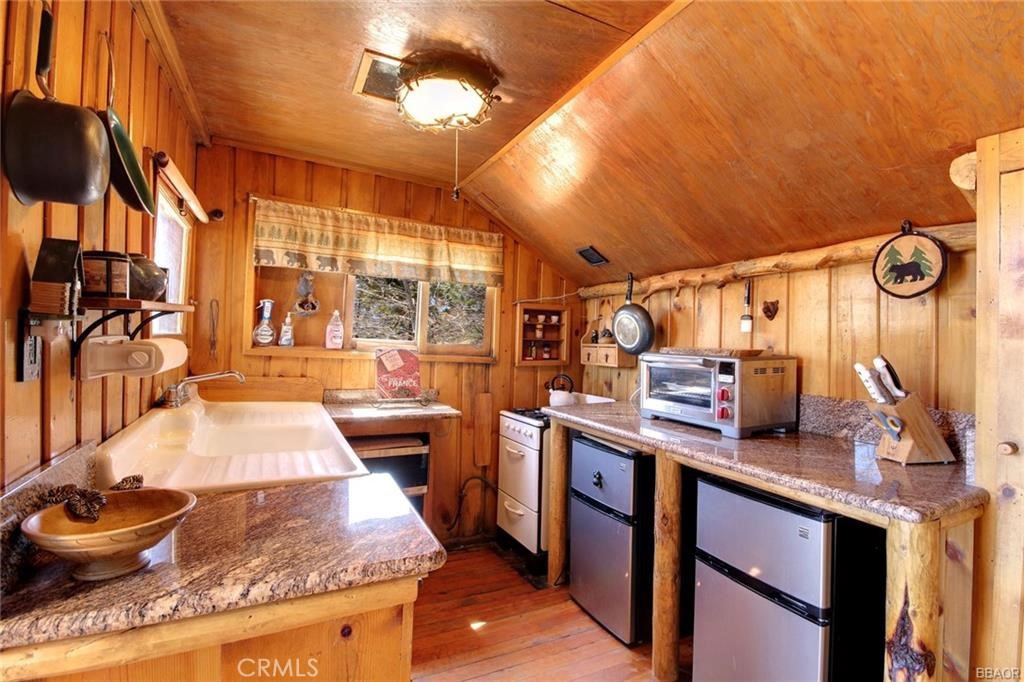 246 Big Bear Boulevard Property Photo 3