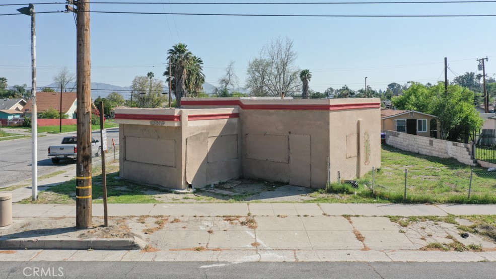 1003 W Rialto Avenue Property Photo