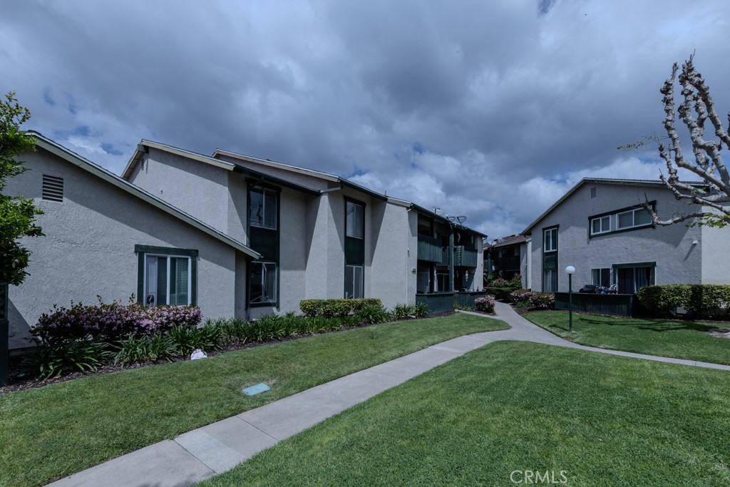 23222 Orange Avenue 4 Property Photo 1