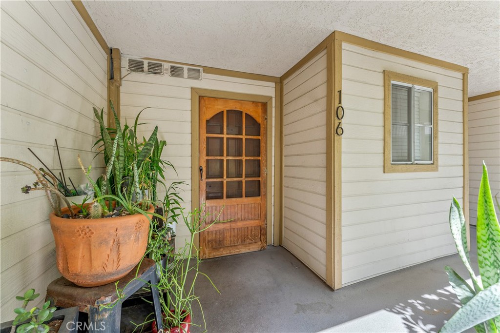 645 Chestnut Avenue 106 Property Photo 3