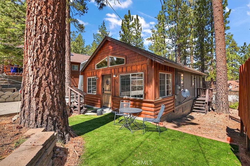 1107 W Alta Vista Avenue Property Photo 2