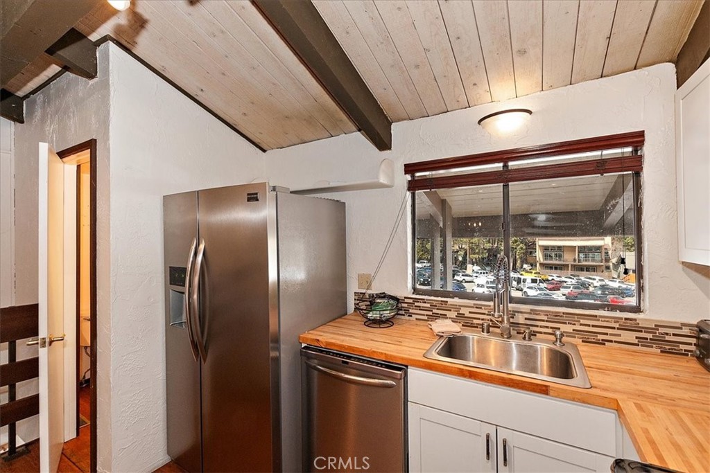 861 Thrush Drive 62 Property Photo 12