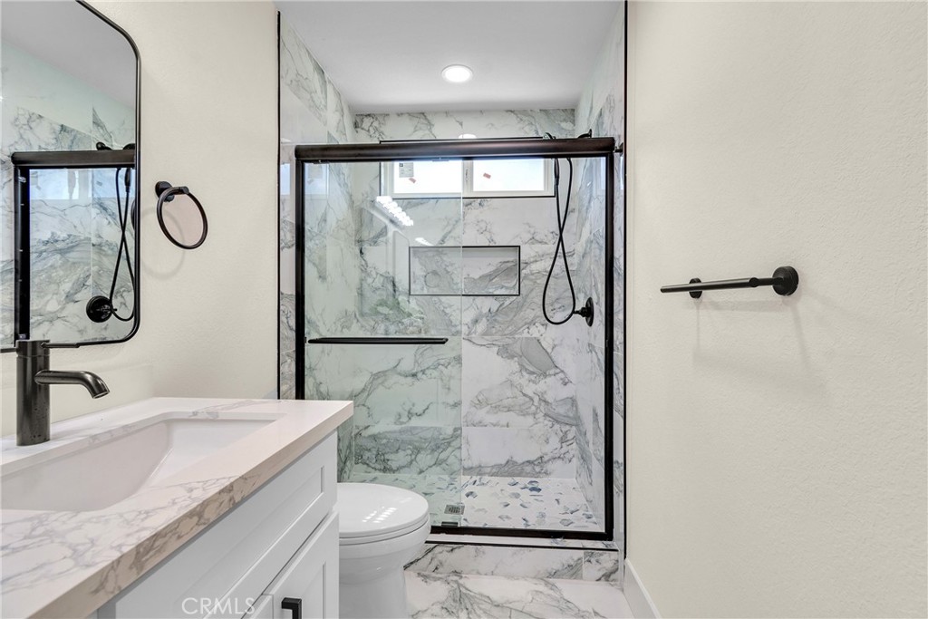 7842 E Woodsboro Avenue Property Photo 18