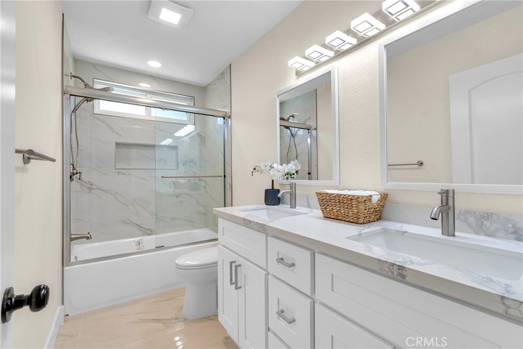 7842 E Woodsboro Avenue Property Photo 23