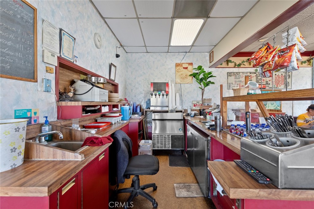 12912 Harbor Boulevard Property Photo 8
