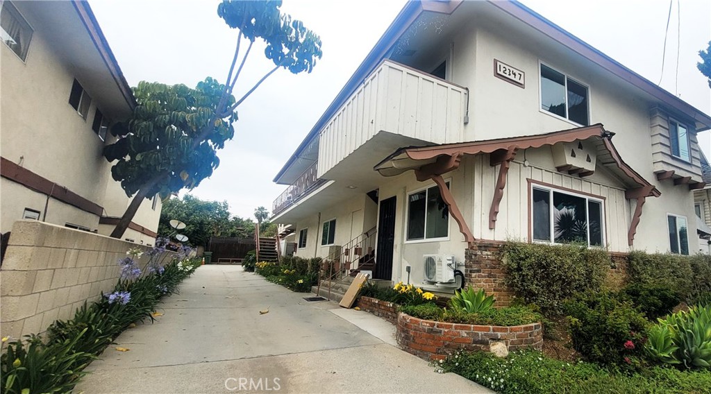 12347 Beverly Blvd Property Photo 1