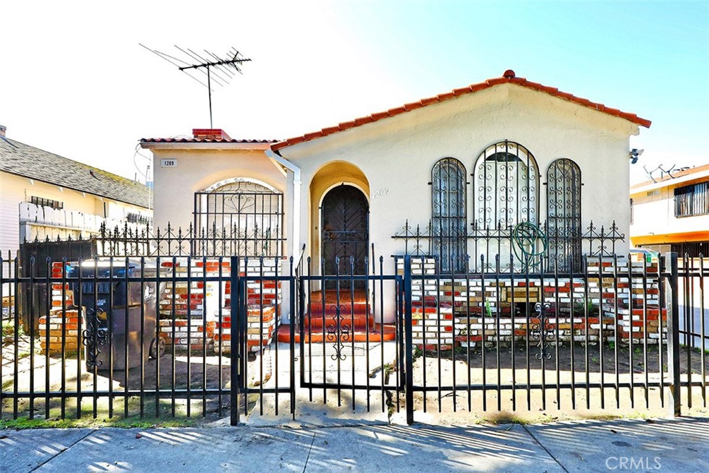 1209 Olive Avenue Property Photo