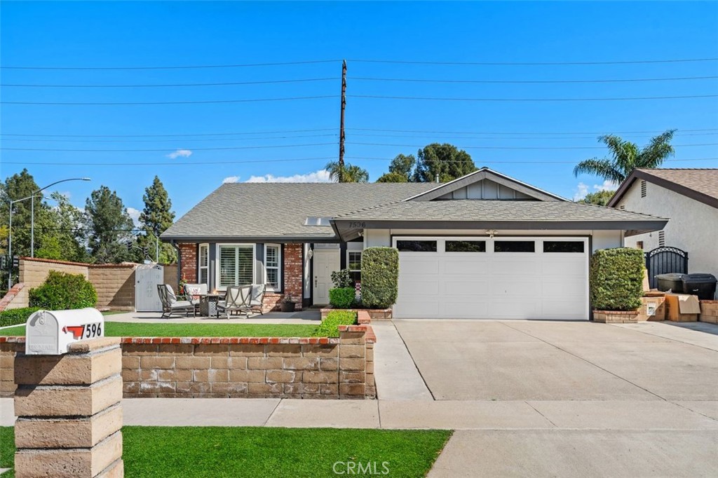 7596 E Woodsboro Avenue Property Photo 1