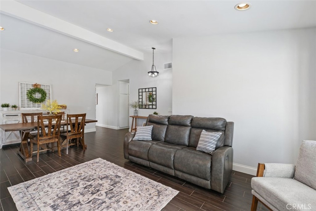 7596 E Woodsboro Avenue Property Photo 17
