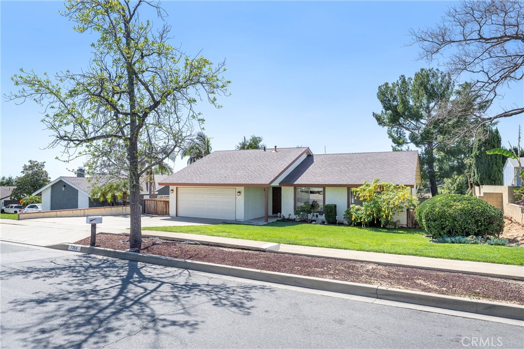 7354 Agate Street Property Photo 3