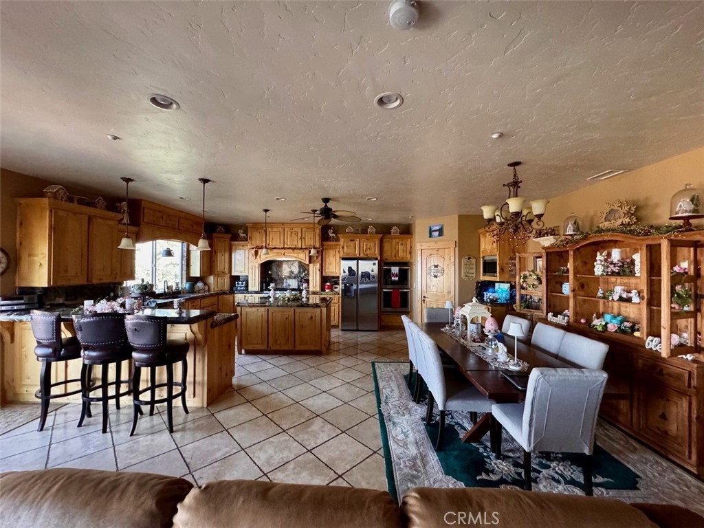 1454 Lovers Lane Property Photo 2