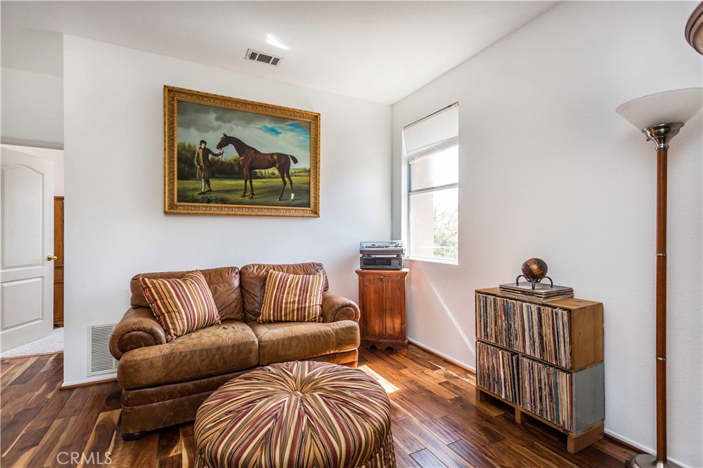 1546 Hastings Way Property Photo 16