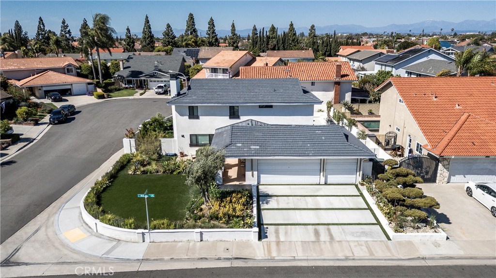 9795 Mistletoe Avenue Property Photo