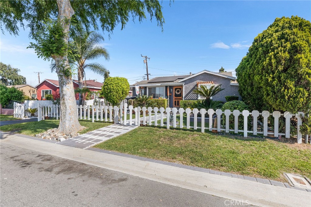 10521 Asher Street Property Photo