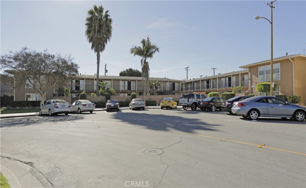 520 E Adams Street Property Photo