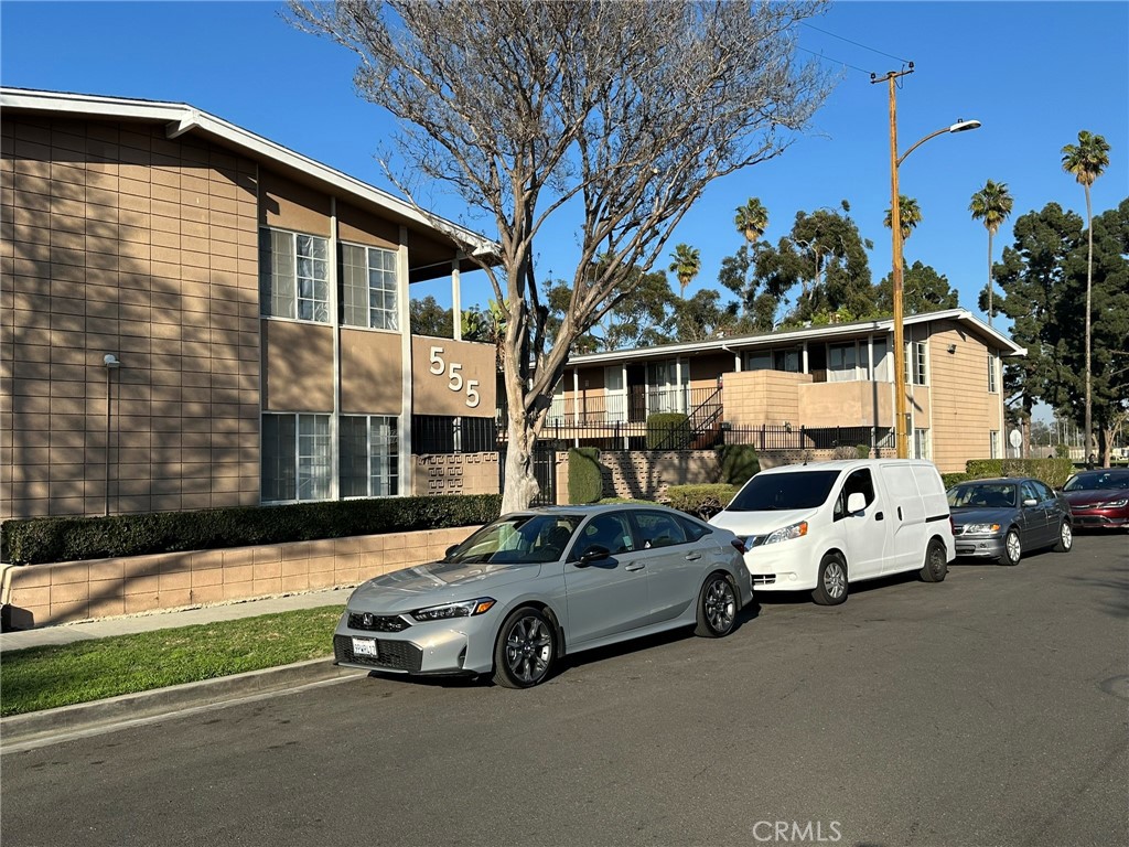 555 E Adams Street Property Photo