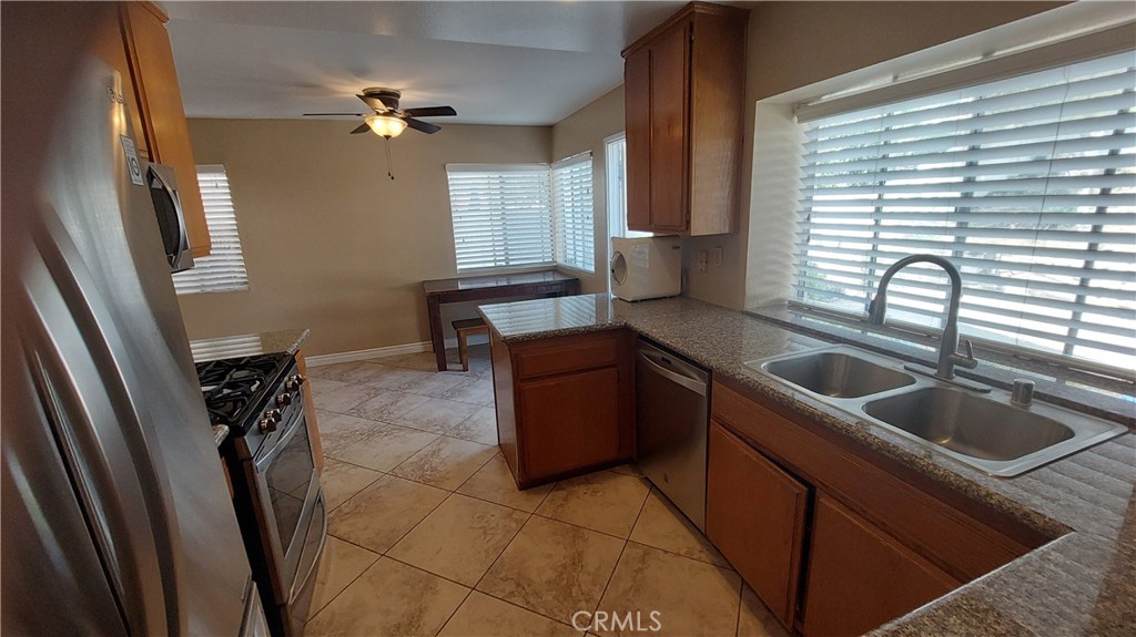 11118 Kenyon Way Property Photo 5
