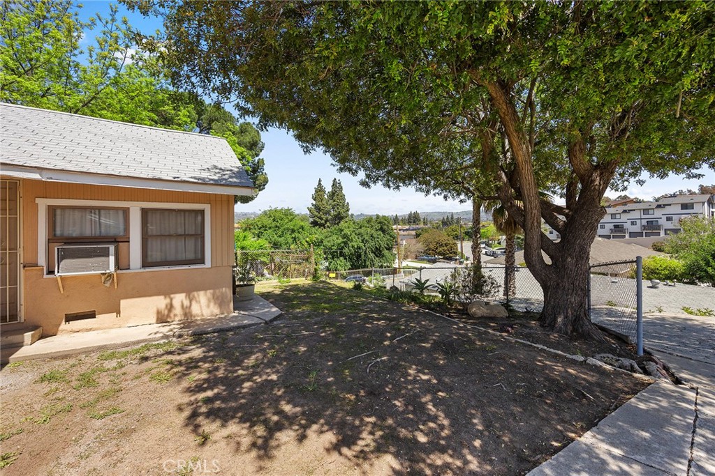414 W Olive Avenue Property Photo 4