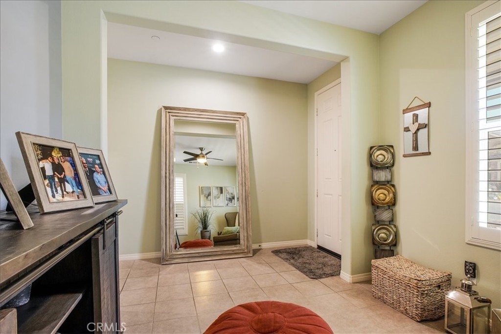 27323 Ardella Place Property Photo 3