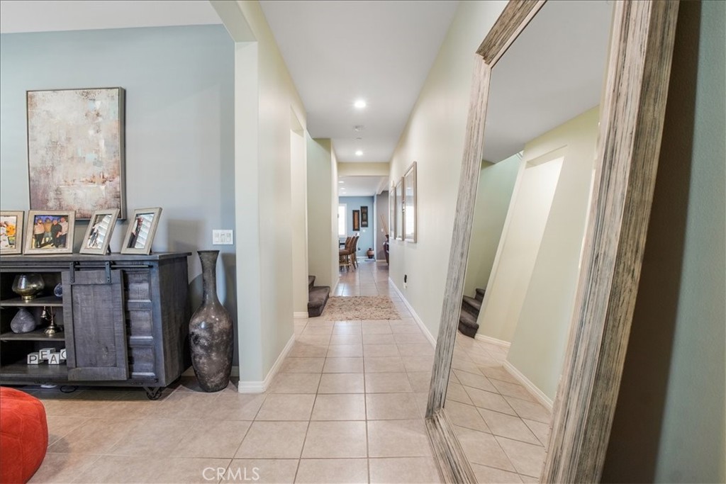 27323 Ardella Place Property Photo 4