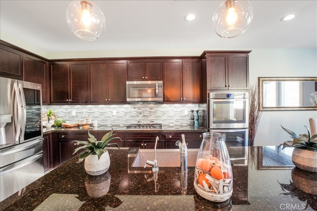 27323 Ardella Place Property Photo 9