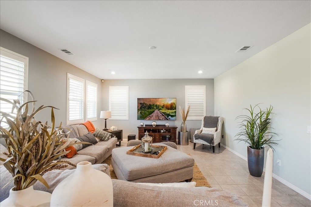 27323 Ardella Place Property Photo 18