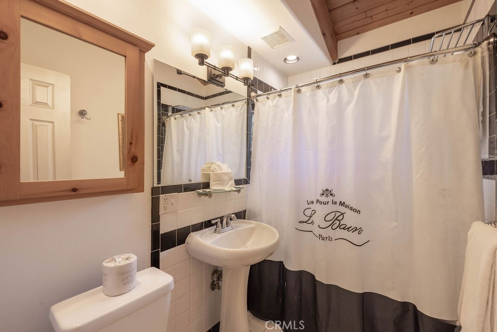 41063 Pennsylvania Avenue Property Photo 17