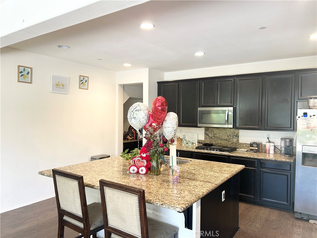 6974 Canterra Way Property Photo 2