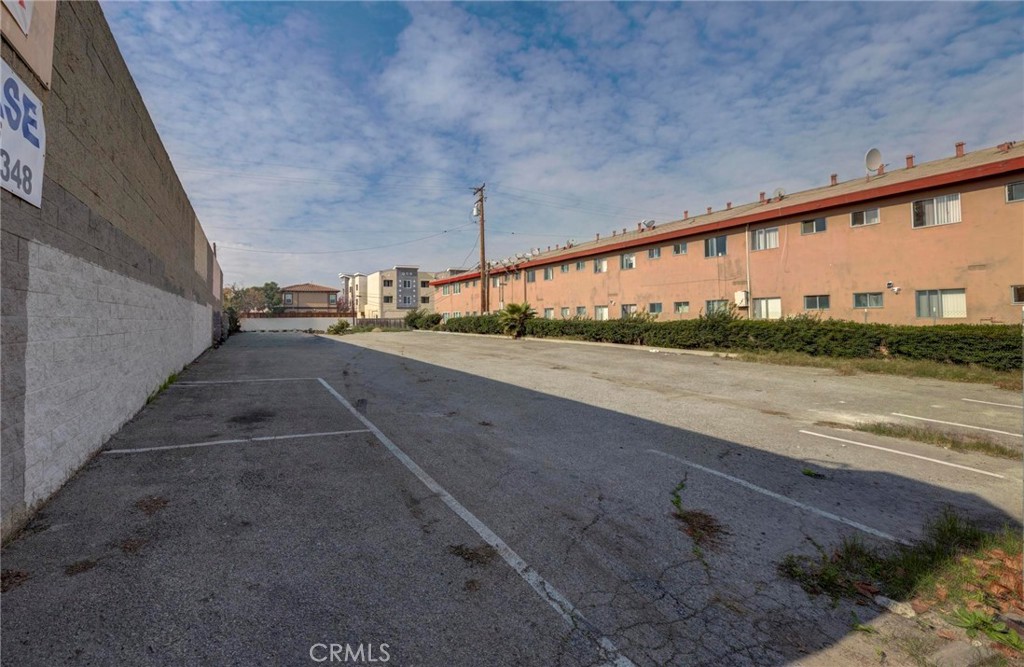 15329 Hawthorne Boulevard Property Photo 3