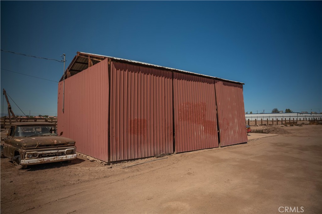 450 W Wall Road Property Photo 4