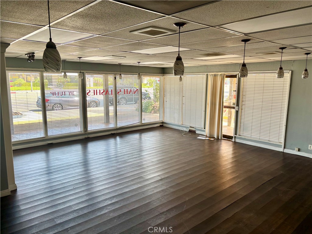 726 E Katella Avenue Property Photo 3