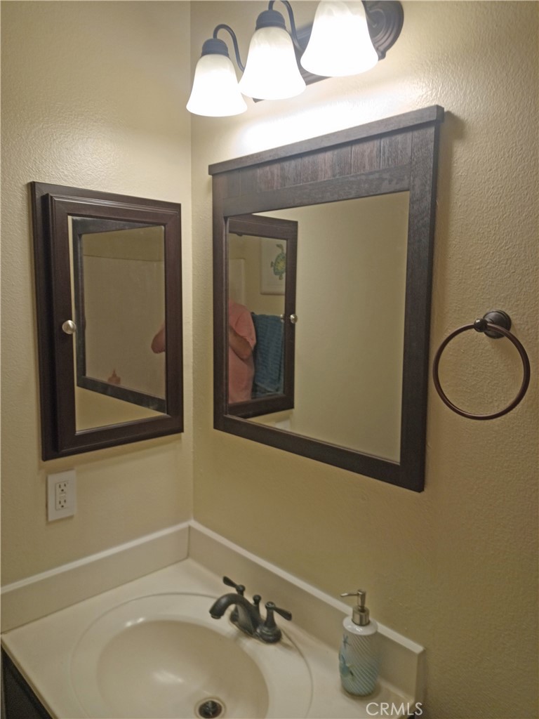 10452 Thorndale Street Property Photo 2