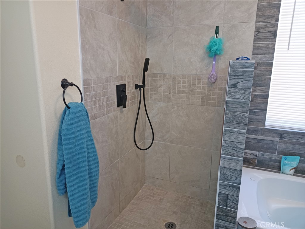 10452 Thorndale Street Property Photo 7
