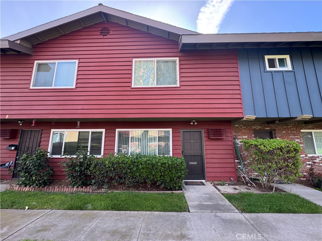 13662 Red Hill Avenue D Property Photo 1