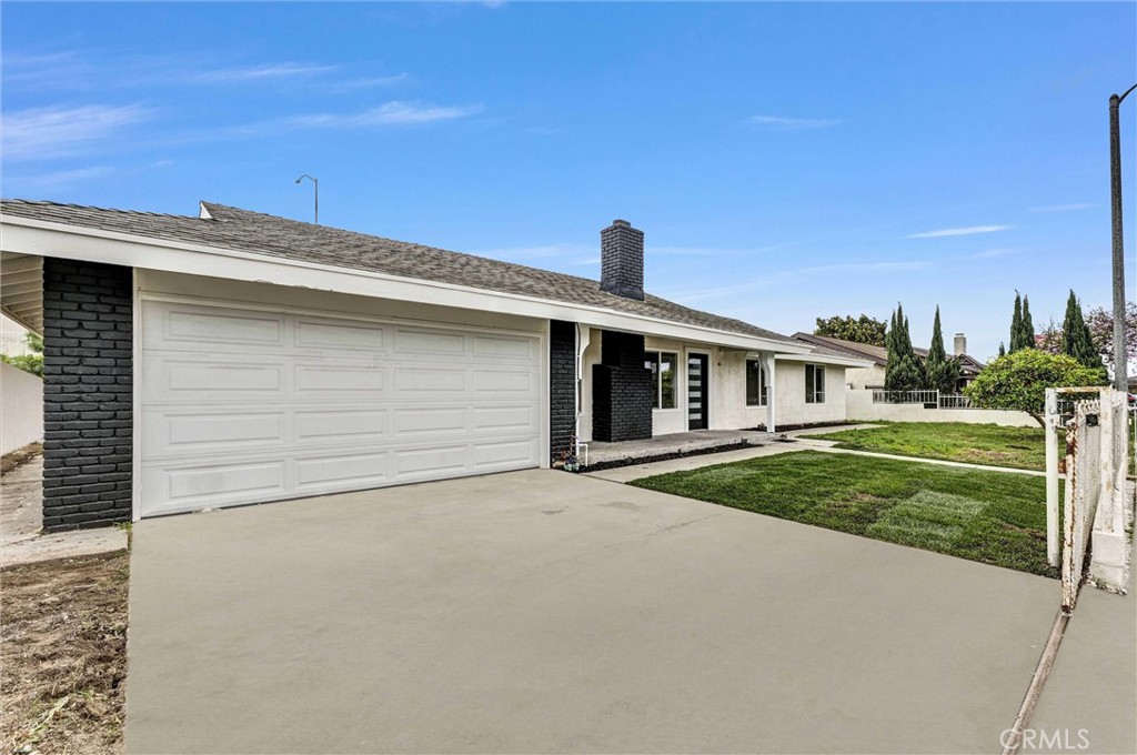 1526 E Bach Street Property Photo