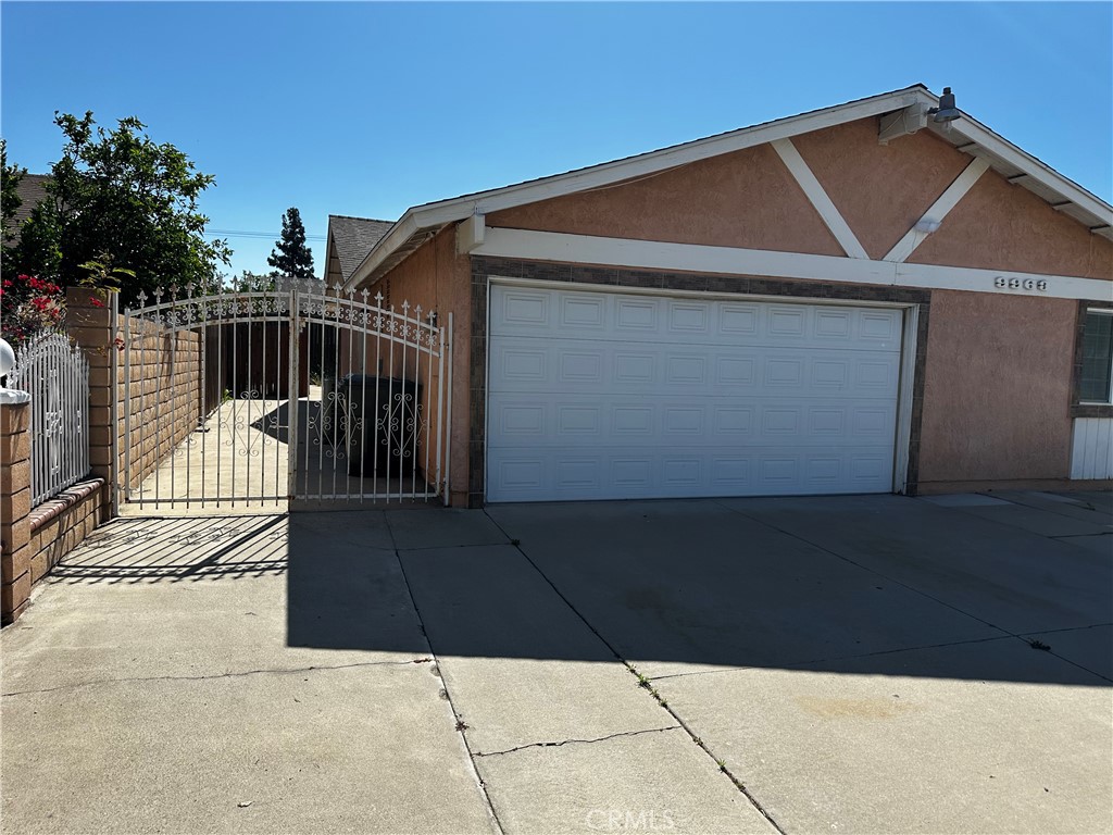 9963 Eugenia Avenue Property Photo 3