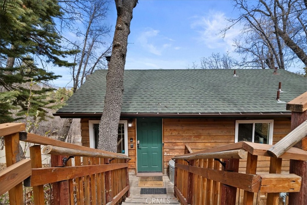 698 Villa Grove Avenue Property Photo 2