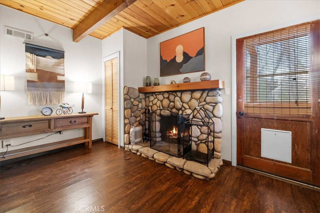 698 Villa Grove Avenue Property Photo 15