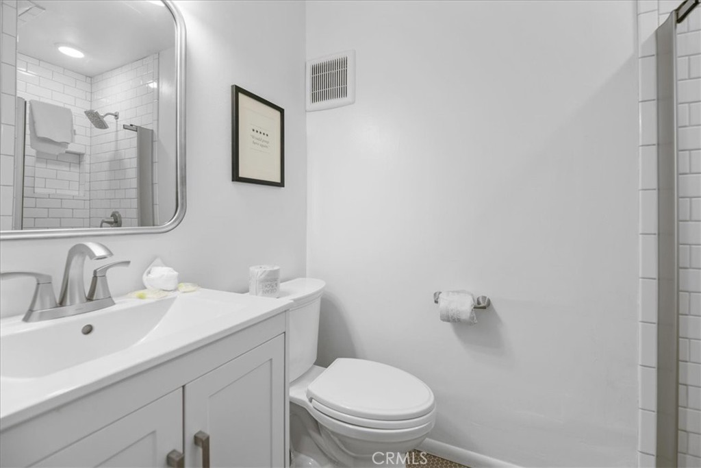698 Villa Grove Avenue Property Photo 21