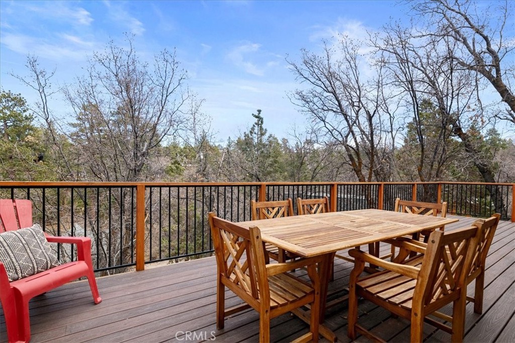 698 Villa Grove Avenue Property Photo 23