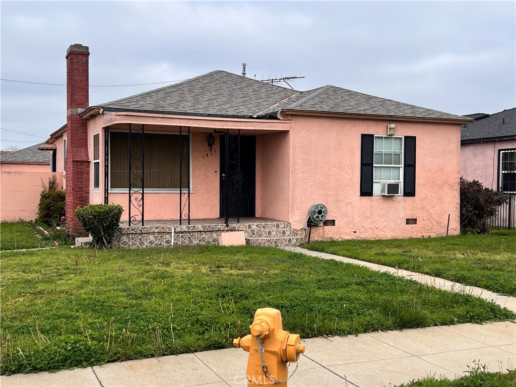 1423 S Poinsettia Avenue Property Photo 1